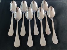 8 cuillères à dessert ou