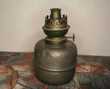 ancienne lampe à pétrole ou