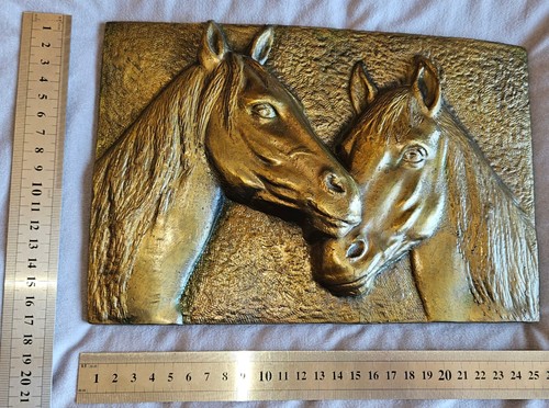 Plaque sculpture bas - en,