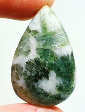 46 Ct 7X21X33 mm émeraude