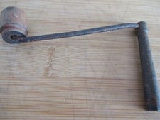 ANCIENNE CLÉ DE COMTOISE XIX