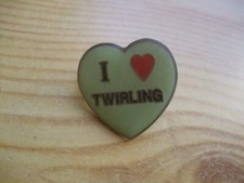 PINS I LOVE TWIRLING   COEUR