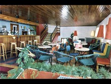 COURCHEVEL (73) intérieur HOTEL "LE DAHU" en 1965