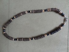 Collier ras du cou; perles