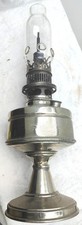 Ancienne Lampe à Pétrole Chromée Titus Tito Landi. Hauteur 49 cm. Bon état 