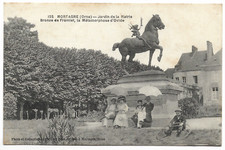 CPA " MORTAGNE - Jardin de la Mairie - Bronze de Frémiet