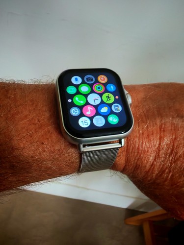 Smart watch - port, 3