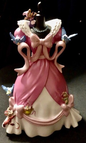 Figurine robe rose - robe,