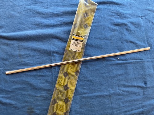 Baguette chromée porte