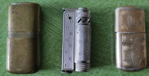 Lot anciens briquets - ,