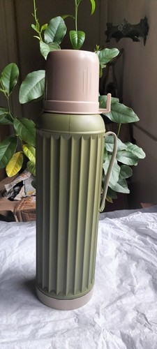Ancien thermos vintage bon - ancien, vintage.