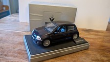 UH UNIVERSAL HOBBIES 1/18 RENAULT CLIO SPORT V6 VIOLET AUBERGINE