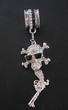 BIJOUX DE FOULARD TÊTE de MORT & COLT AVEC STRASS GOTHIQUE