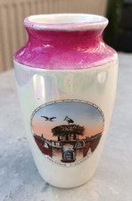 Vintage: joli petit vase en porcelaine Souvenir d'Alsace Nid de Cigognes CA16