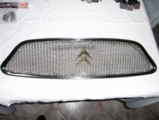 CITROËN AMI 8 calandre en très bon état d'usage