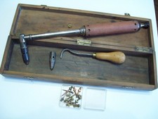 ancien outil de vétérinaire