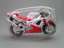 AW644 MOTO 1/18 1:18 YAMAHA EXUP DELTABOX II ROUGE ET BLANC REF -