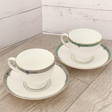 Lot de 2 tasses et soucoupes Wedgwood imprimées en jade Amherst du Japon
