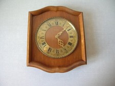 Pendule horloge Vedette à pile en bois et verre fonctionne de 28,8 cm x 23,8 cm