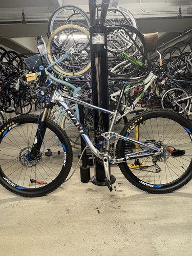 Giant anthem mountain bike - giant,