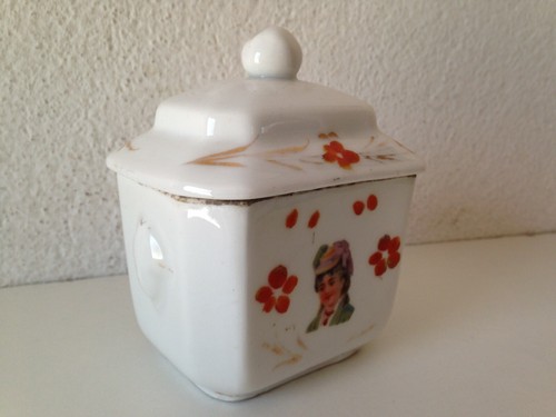 Très ancien sucrier