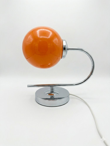 Space age style - age,