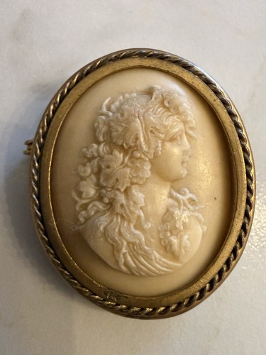 Broche camée ovale - , pierre