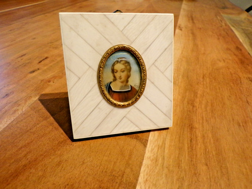 Ancienne miniature dans ovale