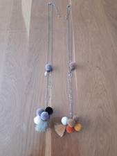 Lot De 2 Sautoirs Pompons Neufs Pour Revendeurs