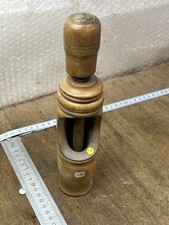 bouchonneuse old tool outil