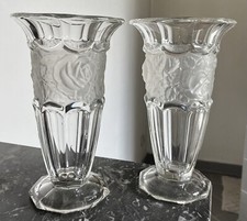 Jolie Paire De Vase En Verre Dépoli  Époque Art-Déco