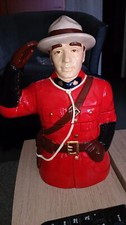 grand pot figurine police