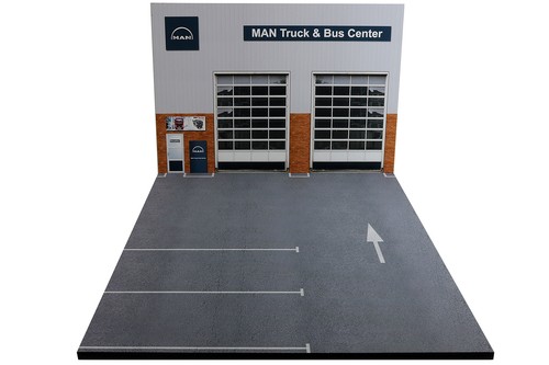 001 diorama man - |,