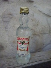 Mignonnette bouteille Vodka sarajevo teichenne  pleine en bon état