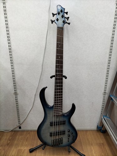 Guitare basse électrique