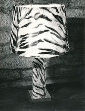 LAMPE c. 1950 - Lampe recouverte de Peau de Bête - Div 5435