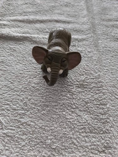 Figurine éléphant articulée