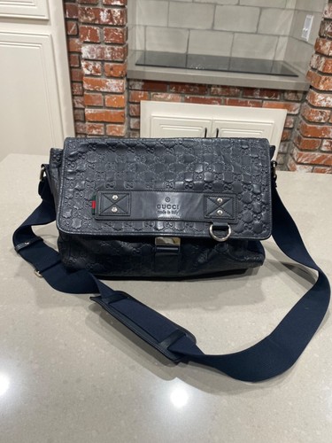 Euc gucci signature messenger - gucci,
