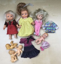 Poupées Barbie petite soeur Kelly Et Bébé, Petite Famille Glady de Delavennat