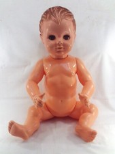 ancien baigneur assis yeux