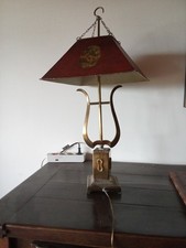Lampe de salon parisien  avec une harpe 
