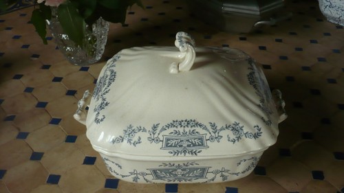 Rare ancienne soupiere carrée - soupiere,