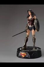🌟 Figurine LED Wonder Woman