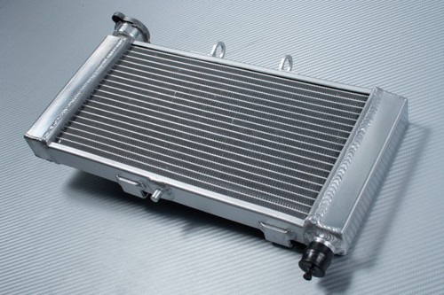 Radiateur eau type racing - d'eau,