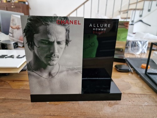 Presentoir chanel homme - ,