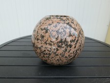 Vase boule en granit rose massif 22 cm tombal funéraire