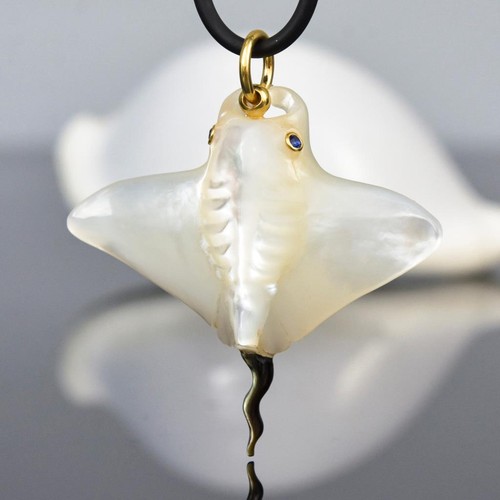 Pendentif raie manta nacre - raie,