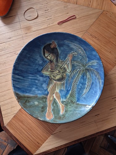 Assiette murale puigdemont - murale,