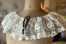 DENTELLE ANCIENNE -BEAU COL