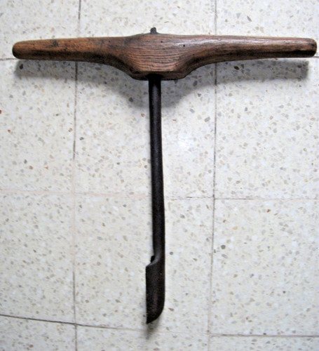 Outil ancien sabotier - de,